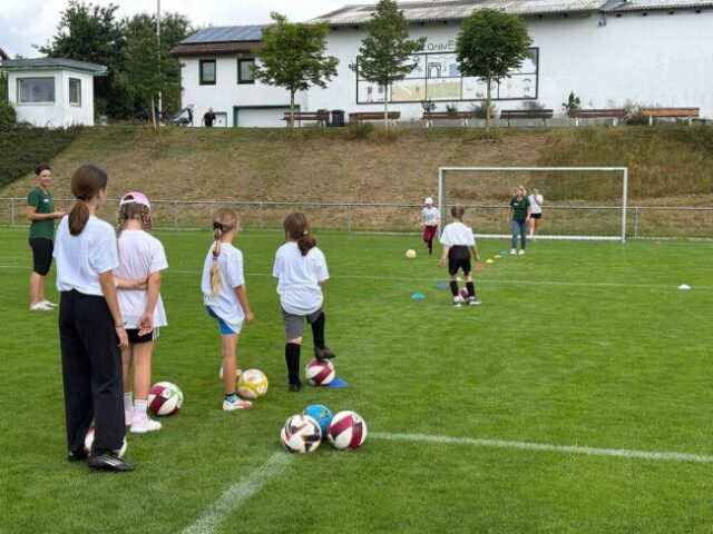 Mädchenpower am Sonnenhügel – ein Tag ganz im Zeichen des Fußballs