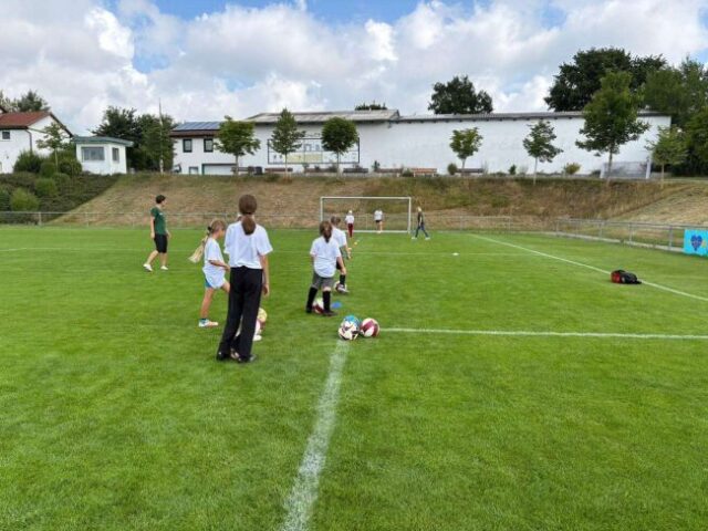 Mädchenpower am Sonnenhügel – ein Tag ganz im Zeichen des Fußballs
